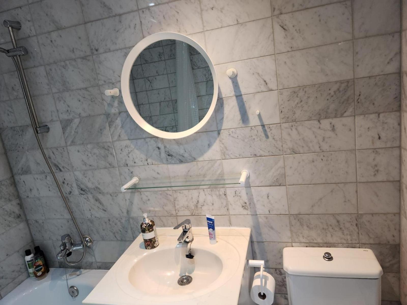 New With Ac Central Suites With Pool Access And Squash Courts! Sleeps Family Or 4 Guests Gibilterra Esterno foto