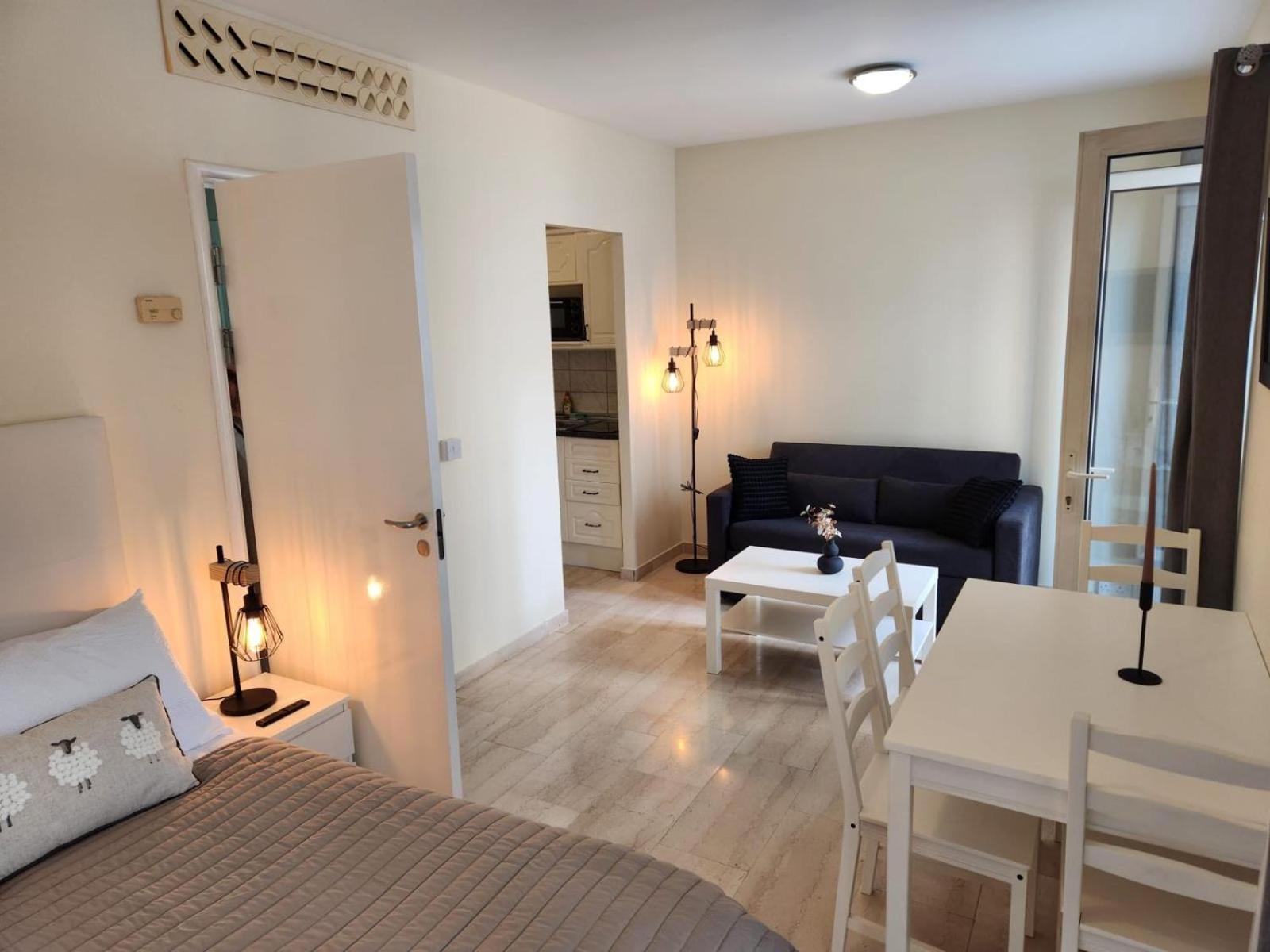 New With Ac Central Suites With Pool Access And Squash Courts! Sleeps Family Or 4 Guests Gibilterra Esterno foto