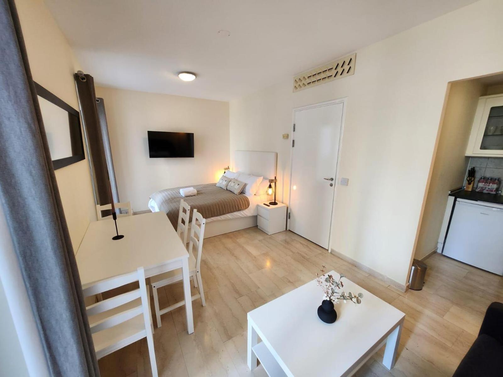 New With Ac Central Suites With Pool Access And Squash Courts! Sleeps Family Or 4 Guests Gibilterra Esterno foto