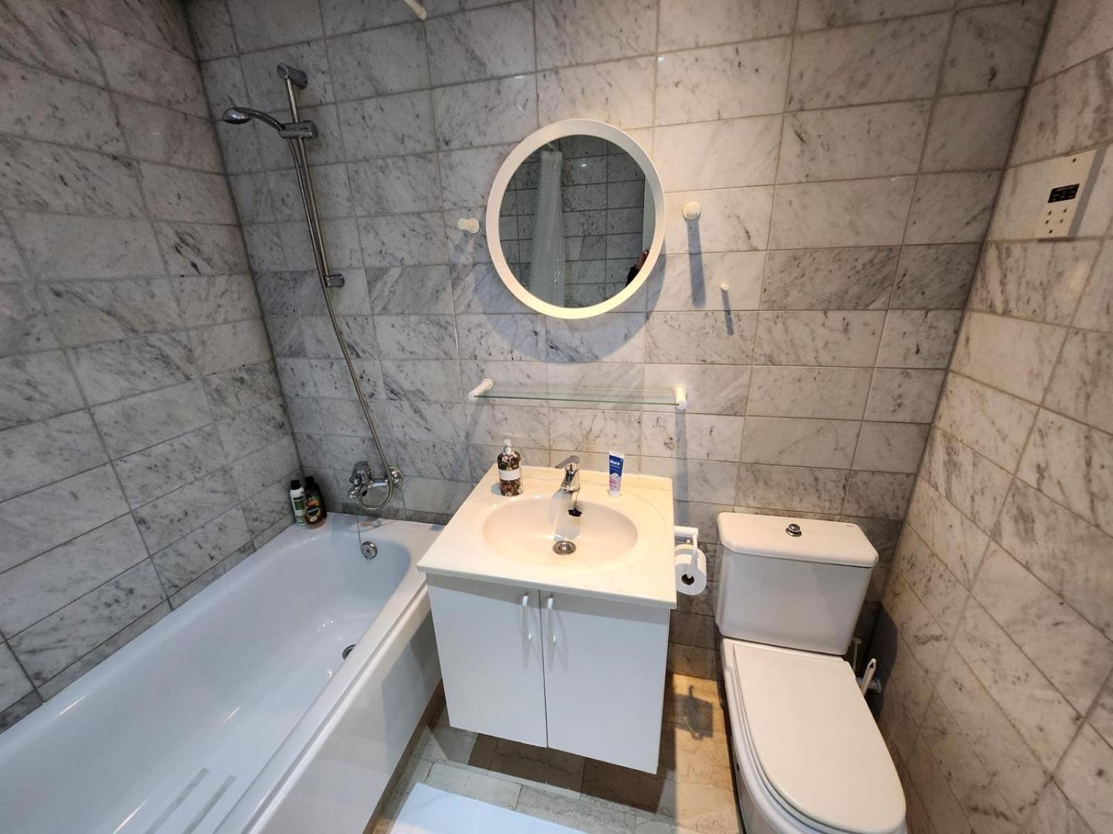 New With Ac Central Suites With Pool Access And Squash Courts! Sleeps Family Or 4 Guests Gibilterra Esterno foto