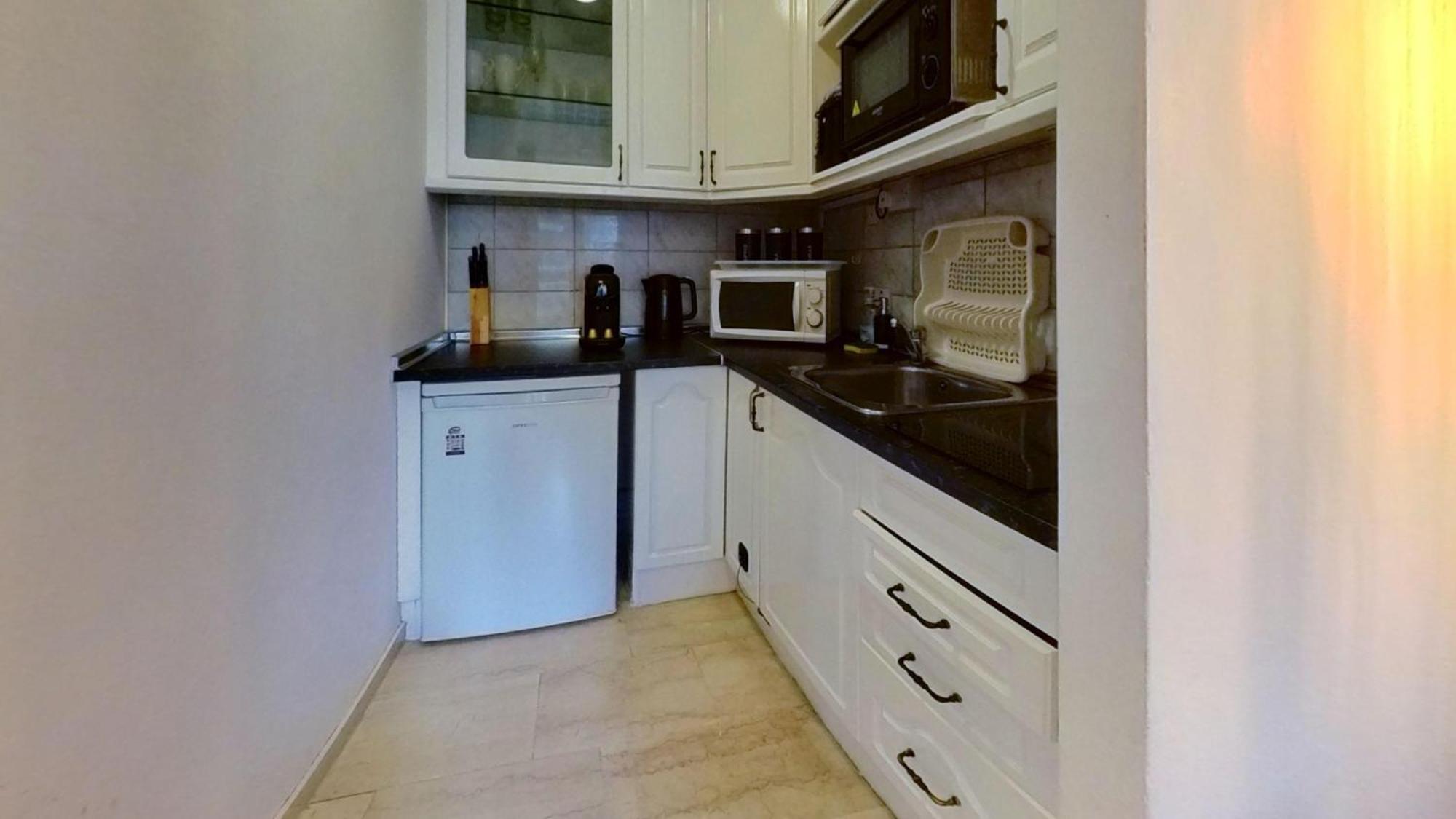 New With Ac Central Suites With Pool Access And Squash Courts! Sleeps Family Or 4 Guests Gibilterra Esterno foto