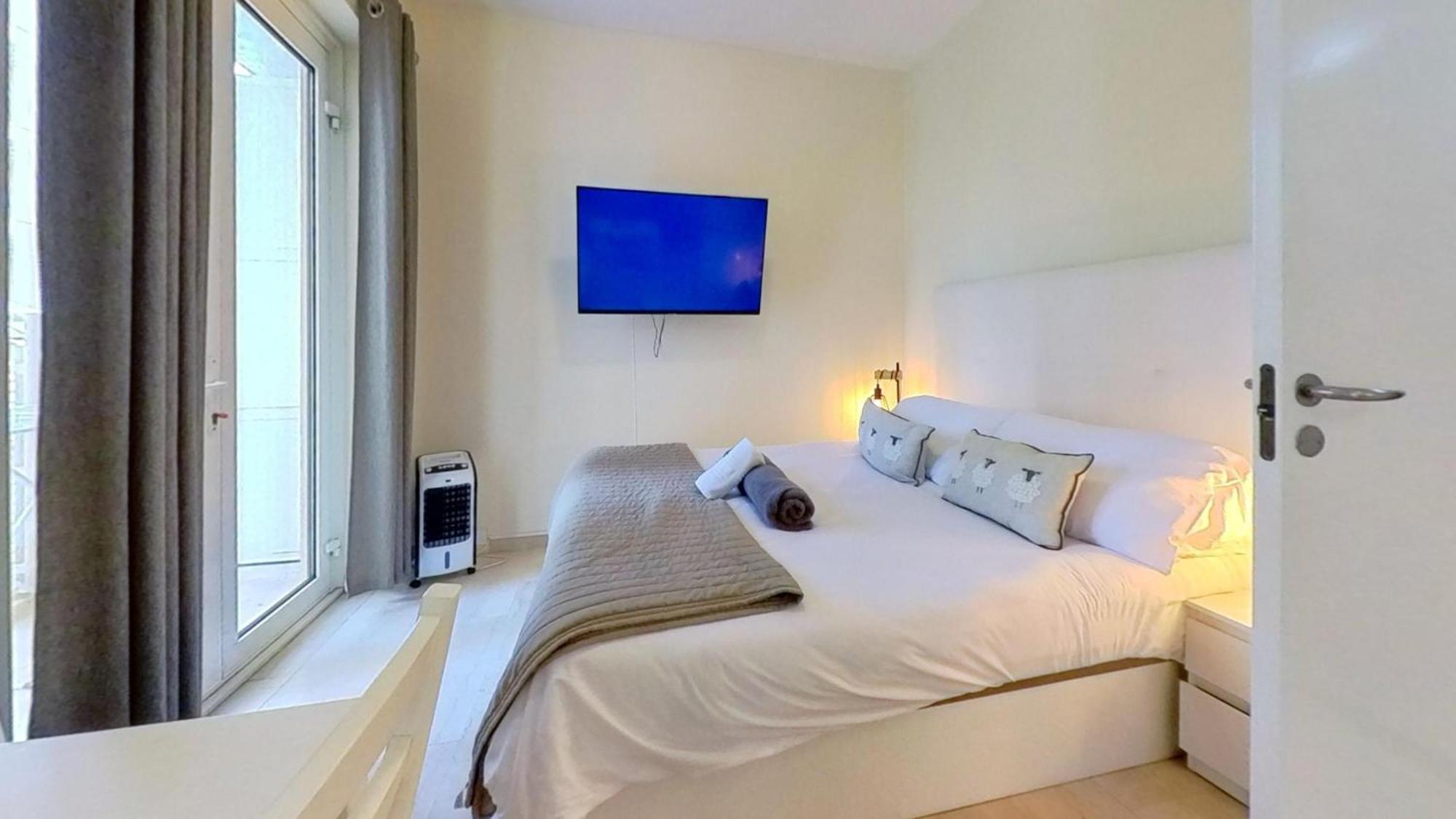 New With Ac Central Suites With Pool Access And Squash Courts! Sleeps Family Or 4 Guests Gibilterra Esterno foto